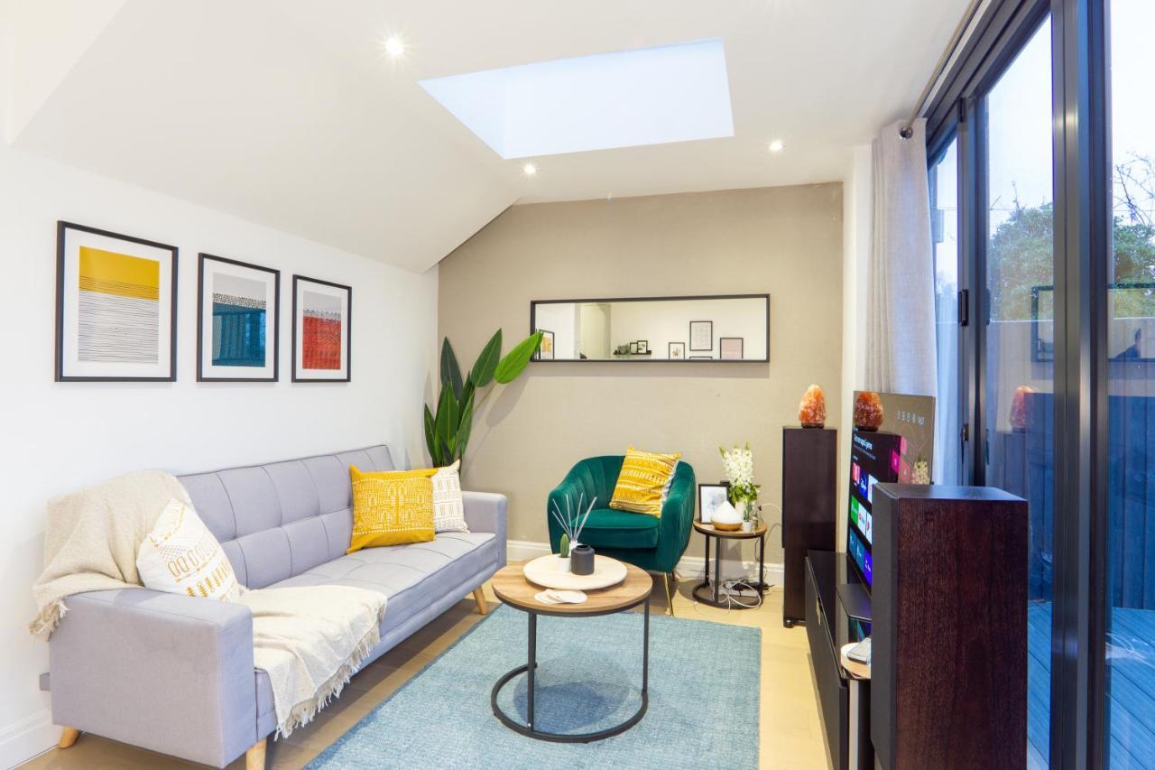 A Beautiful One Bedroom Flat With Garden & Parking 밀힐 외부 사진