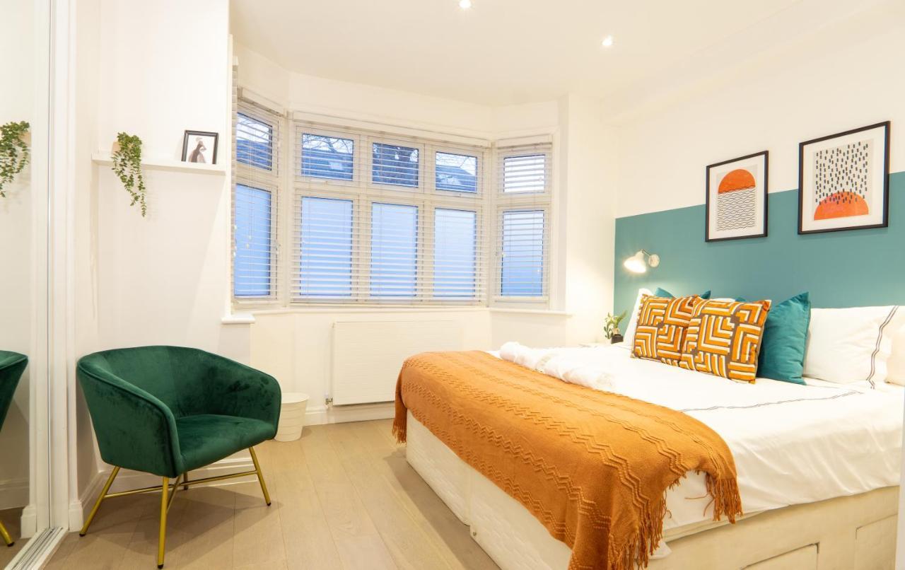 A Beautiful One Bedroom Flat With Garden & Parking 밀힐 외부 사진