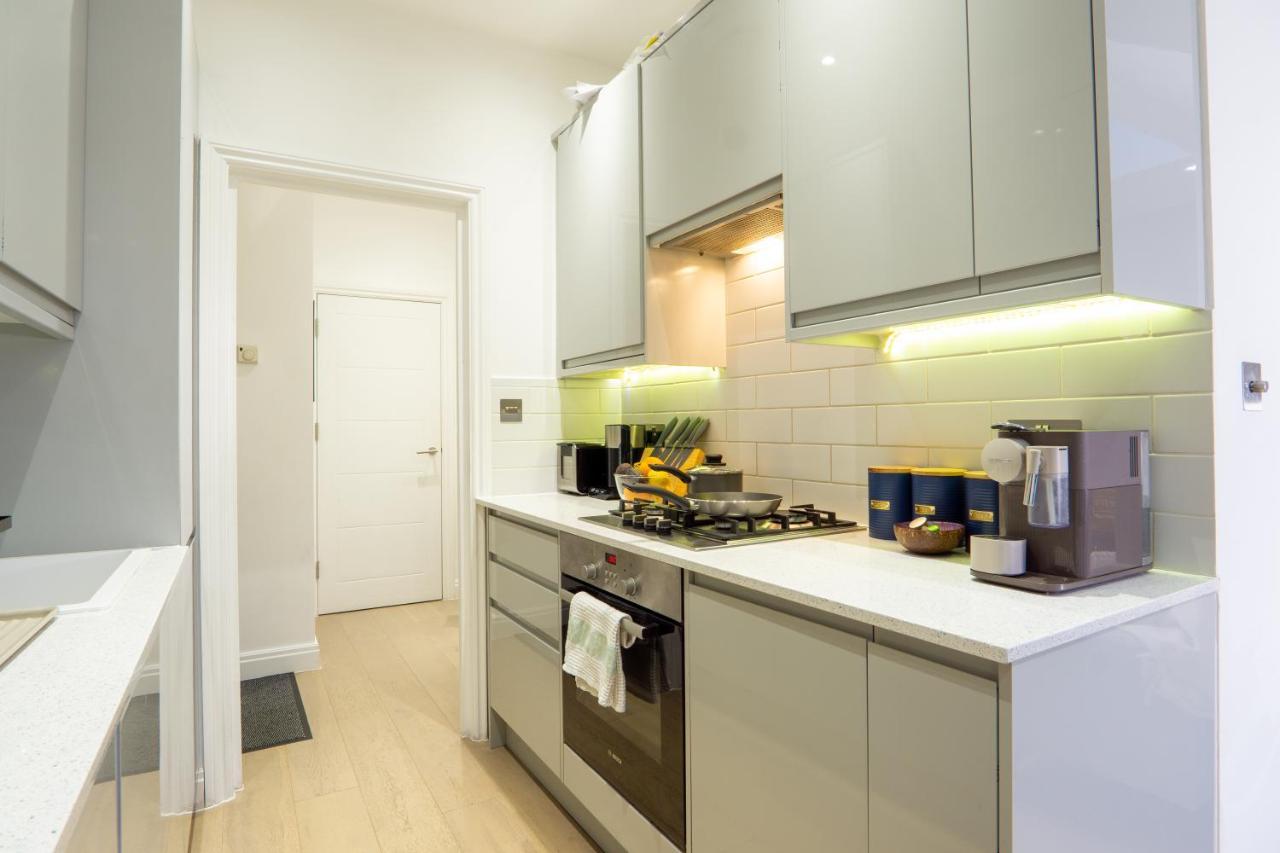 A Beautiful One Bedroom Flat With Garden & Parking 밀힐 외부 사진