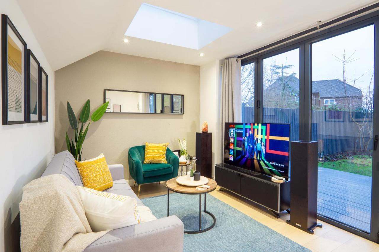 A Beautiful One Bedroom Flat With Garden & Parking 밀힐 외부 사진